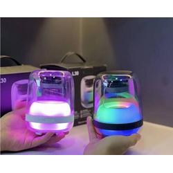 A1200 taşınabilir Bluetooth hoparlörler RGB işıklı